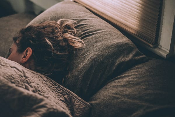 Mouth Tape beim Schlafen: Wirkung, Erfahrungen & was die Wissenschaft sagt